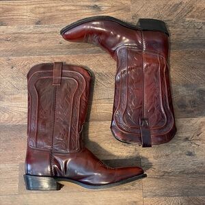 VINTAGE DINGO USA-MADE OXBLOOD LEATHER COWBOY BOOTS